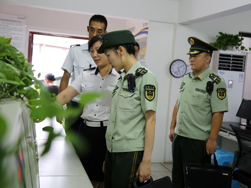 防火参谋查高层：阿姨不知道火警电话 消防蜀黍表示“心已碎”！